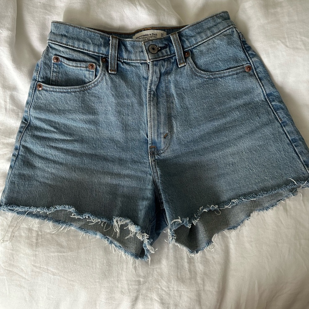 Abercrombie 90s relaxed cutoff shorts